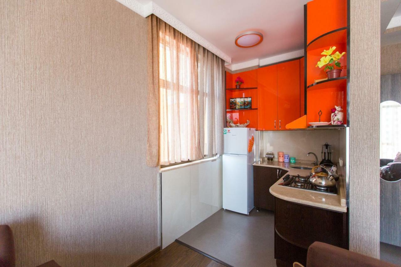 Apartment On Rustaveli *